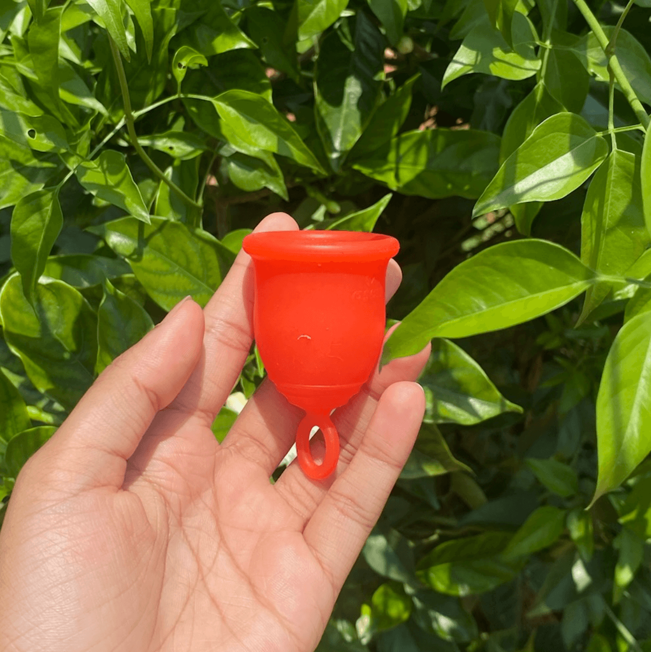 Can you pee with a menstrual cup? Asan UK Can you pee with a menstrual cup? Asan UK