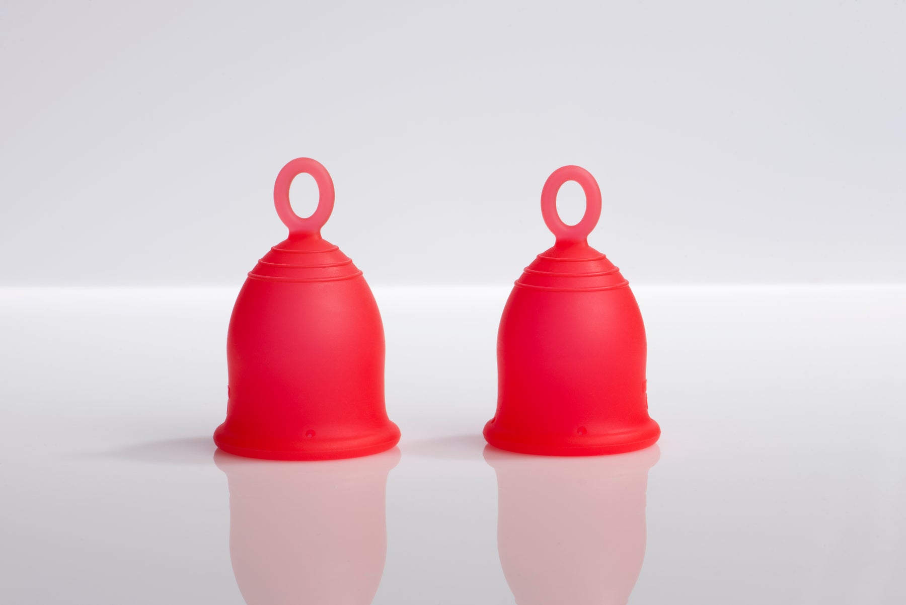 Cup not staying in position Menstrual cup slipping down Feeling of cup dropping Menstrual cup discomfort Cup not fitting properly