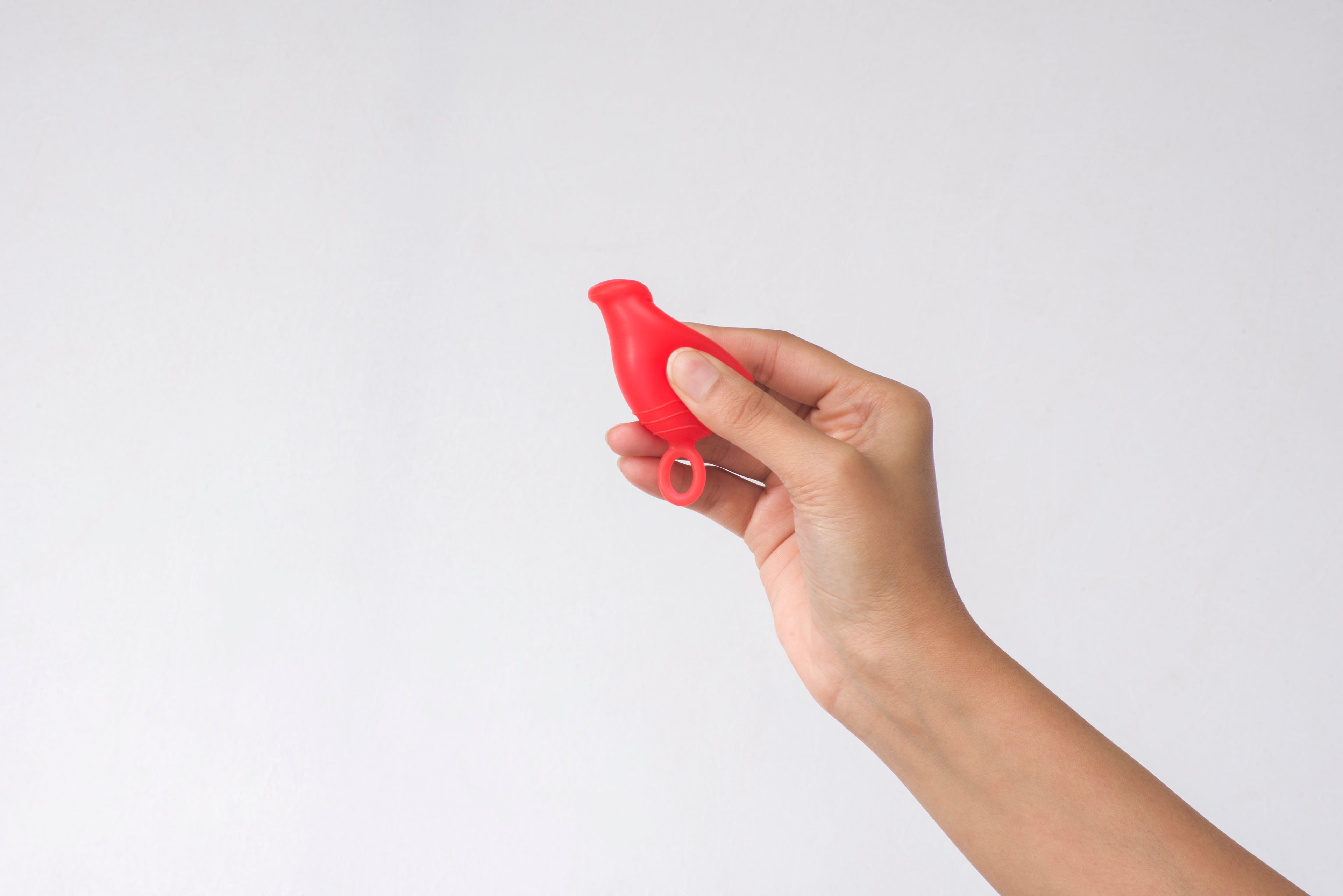 Menstrual cup during postpartum phase Postpartum bleeding care products Menstrual cup vs pads postpartum Handling postpartum bleeding safely