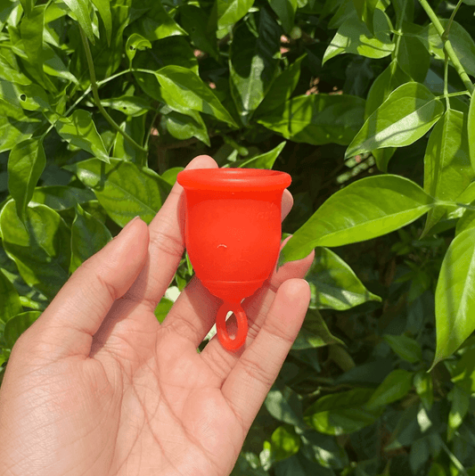 Can you pee with a menstrual cup? - Asan UK
